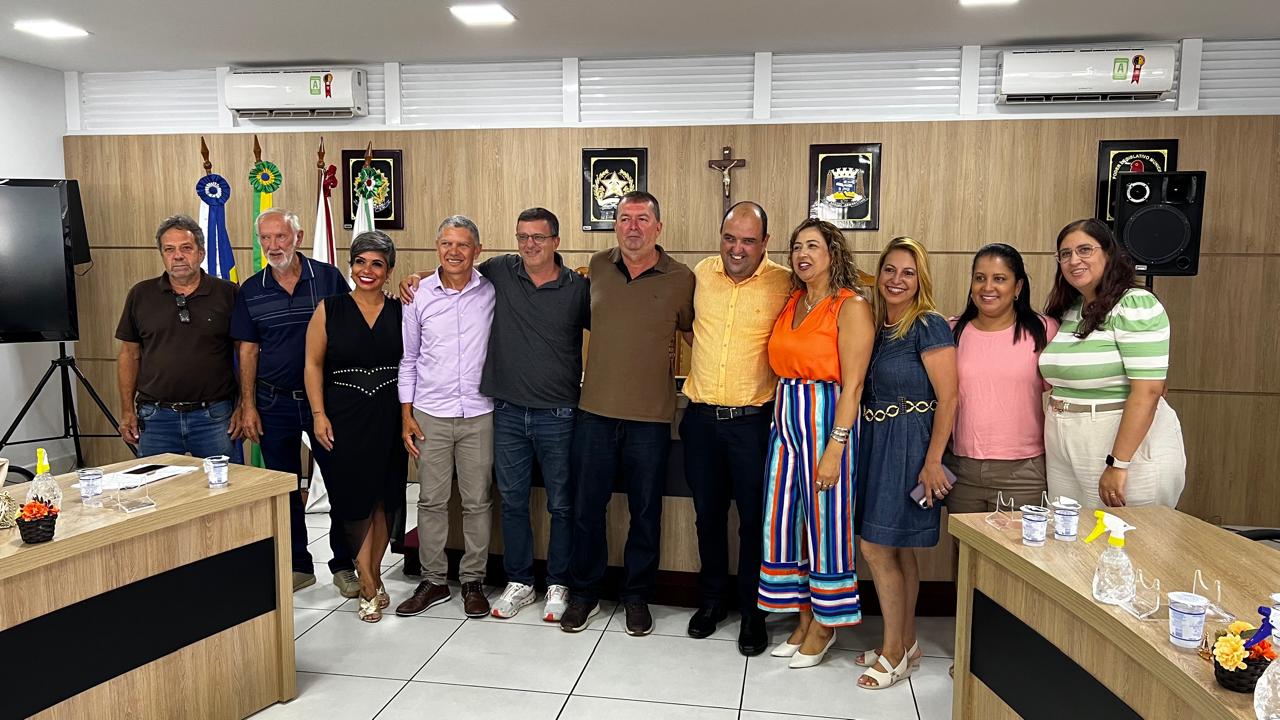 Justiça suspende liminar e reconhece Luciano Gomes como presidente da Câmara de Santos Dumont